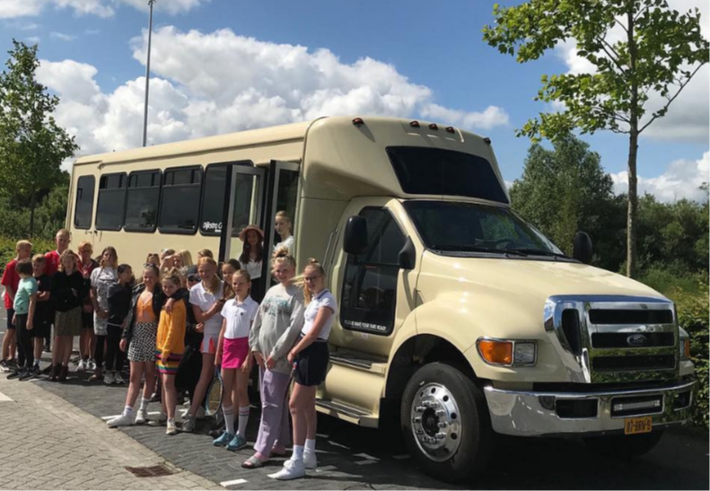 Amerikaanse Shuttlebus | AD Autobedrijf Dijkstra Cars Grou